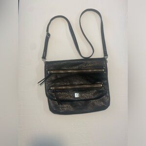 Kem Stylish Black Crossbody Bag with Zipper Accents